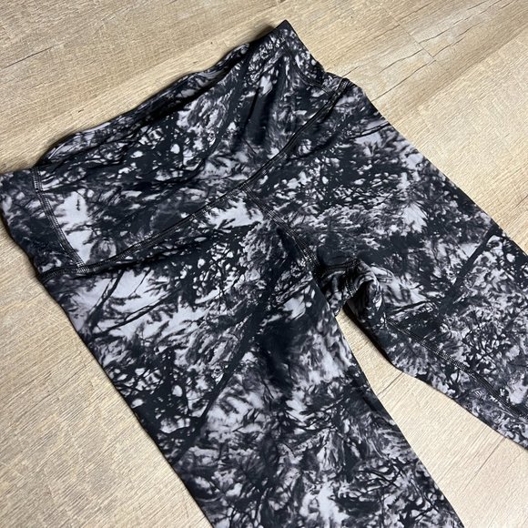 Lululemon Rare Seawheeze 2019 Half-Marathon Speed Wunder Tight Black Gray Floral - Picture 2 of 6